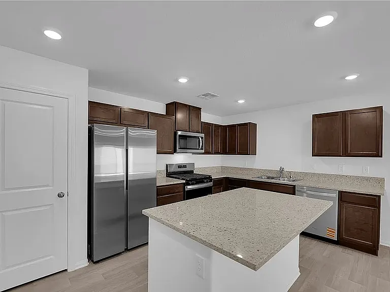 6086 Swift Lariat St — Photo 8