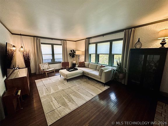 3rd image of 2708 E 14th Pl