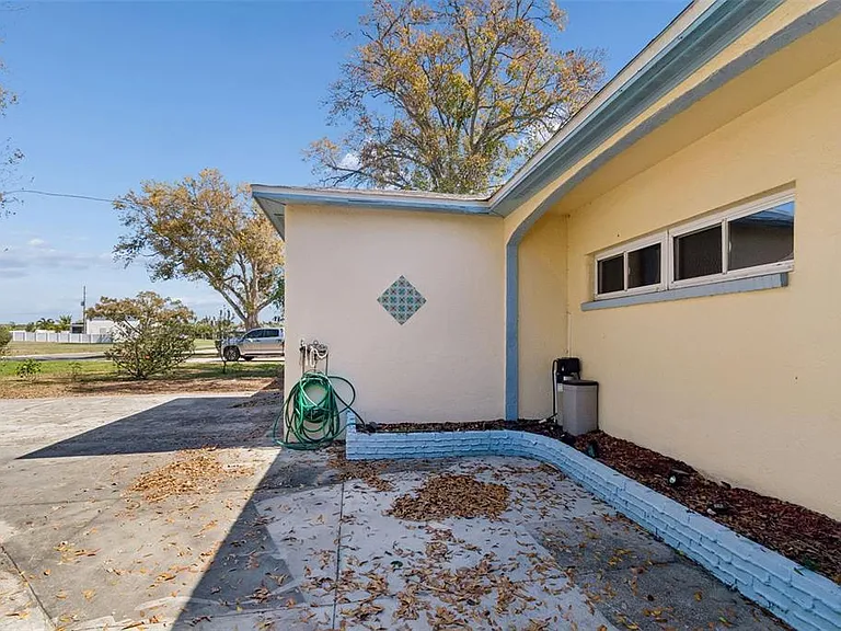 2120 Coronada Way S — Photo 11