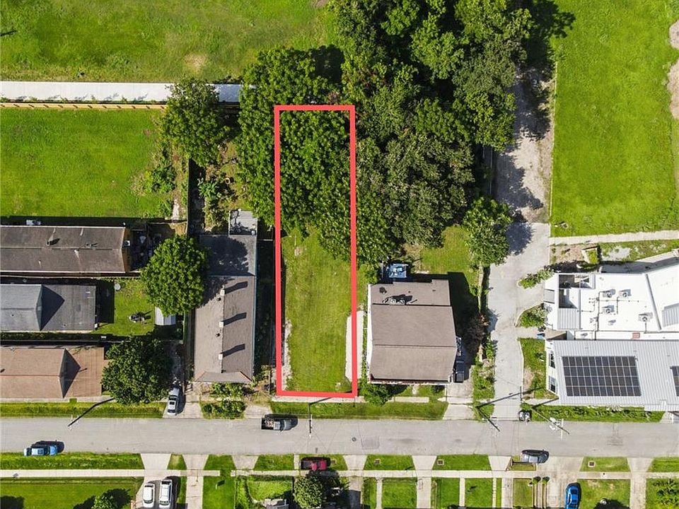 1st image of 5452 Douglas St