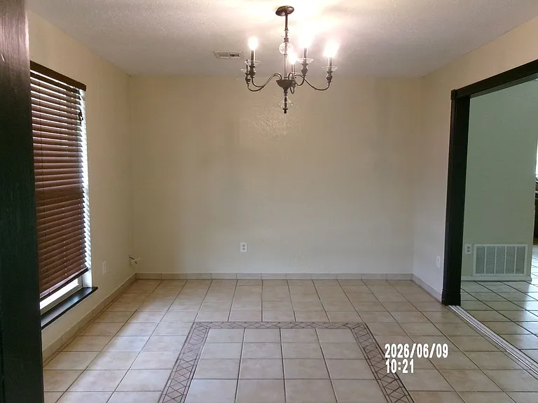 2205 NW 50th St — Photo 30