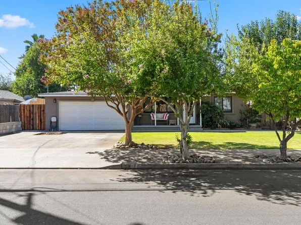 929 Magnolia St, Oakdale, CA 95361