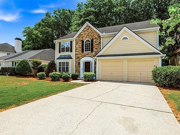 2nd image of 1075 Hidden Pond Ln