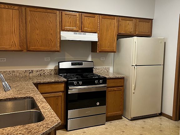 2nd image of 3071 Kentshire Cir