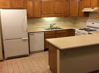 185 W Robinhood Way, Bolingbrook, IL 60440