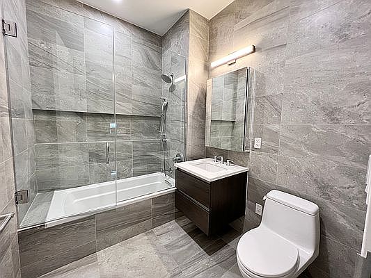 5th image of 249 E 50th St APT 1D
