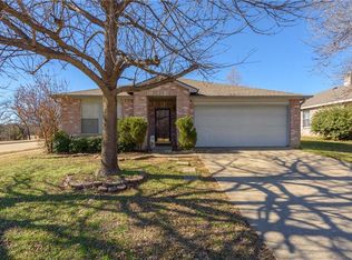 8216 Clear River Ln, Denton, TX 76210