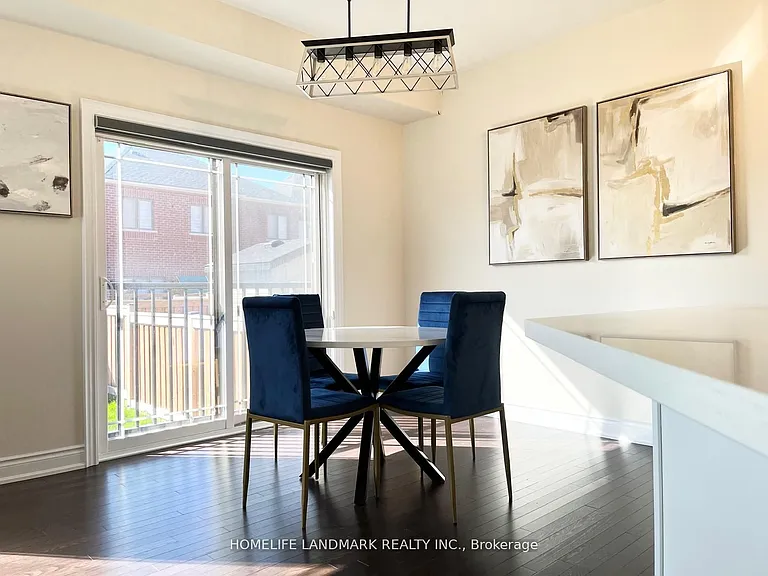 43 Lorne Thomas Pl — Photo 8