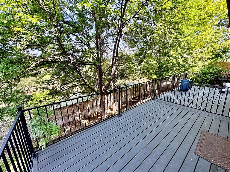 2569 E Nichols Cir — Photo 23