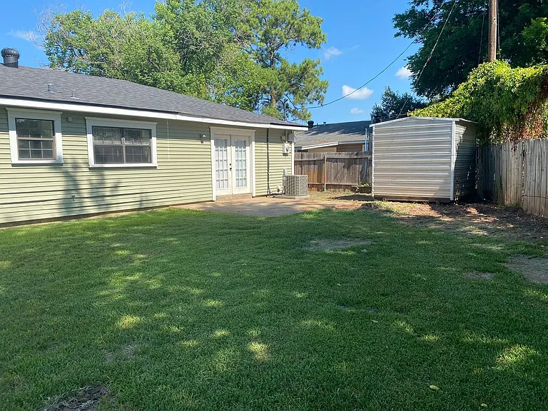 5745 Roma Dr — Photo 12