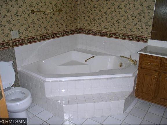 4th image of 15964 Potawatomi St NW