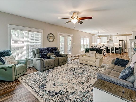 3rd image of 5621 Regal Ct