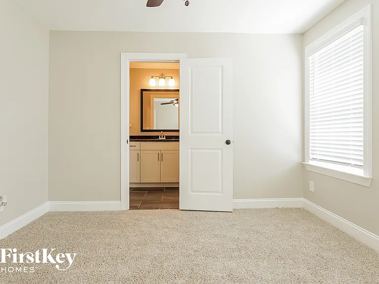 1052 Crestview Rdg — Photo 10