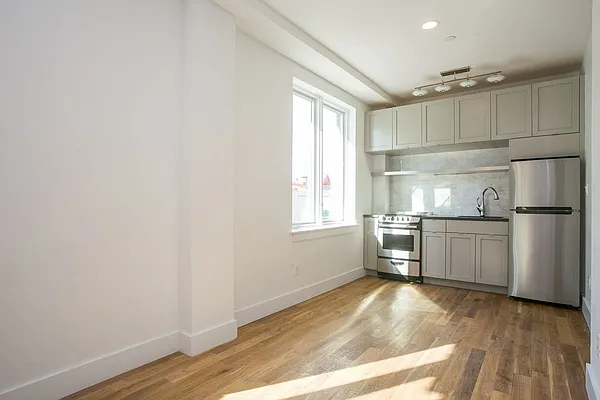 Rented by MNS | media 75