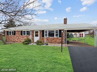 18727 Northridge Dr, Hagerstown, MD 21742
