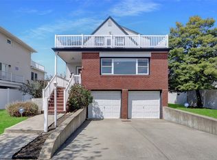 565 E Hudson St, Long Beach, NY 11561