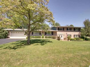 2803 Old Orchard Rd, Quincy, IL 62305