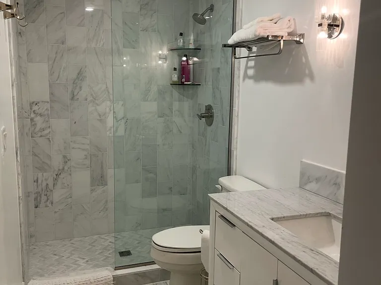 291 W Sun Valley Rd — Photo 2