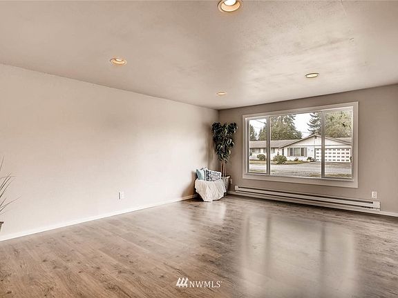 5th image of 13404 50th Avenue NE