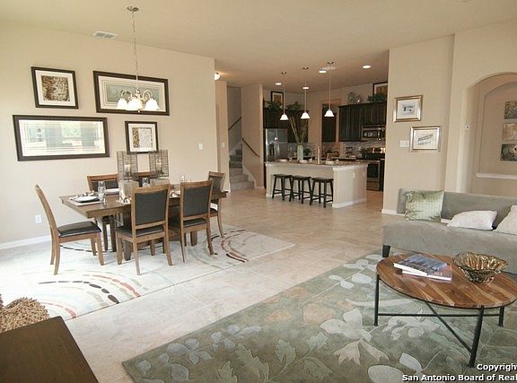 4th image of 505 Briar Ln