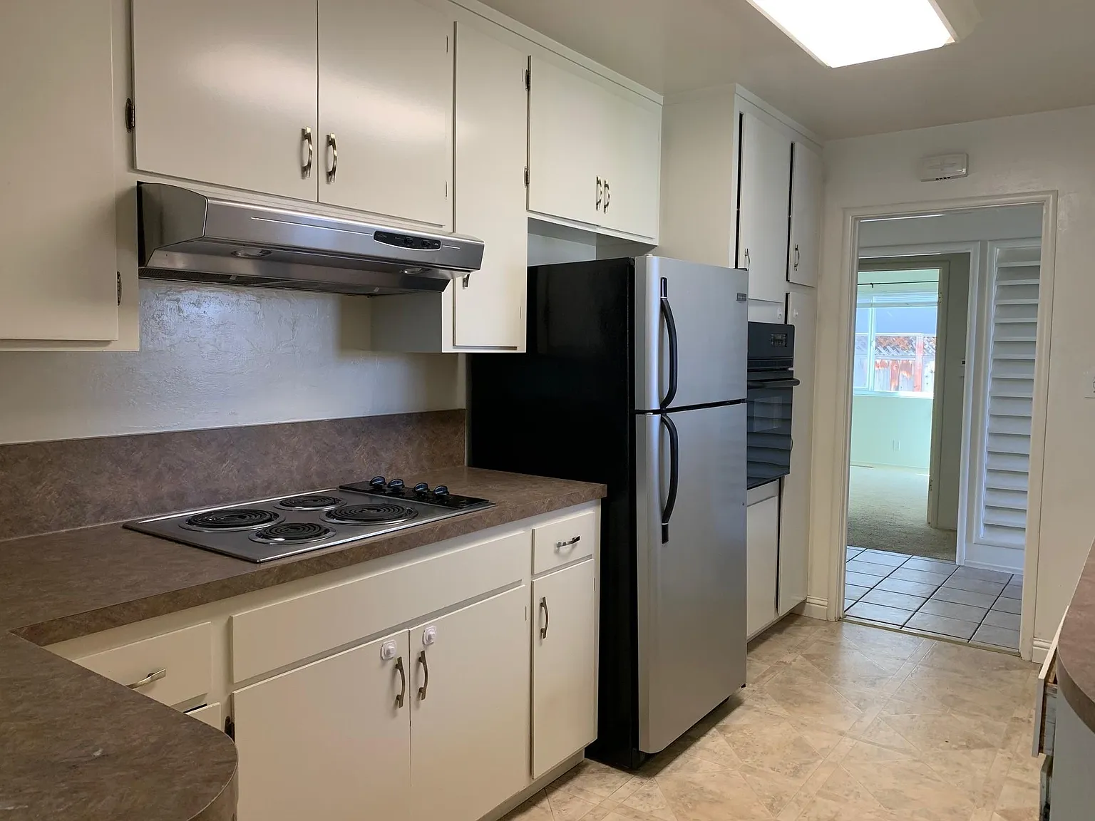 3 bed, 1555 sqft, $5,300 — Photo 4