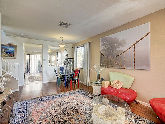 3rd image of 21 Cape Hatteras Pl