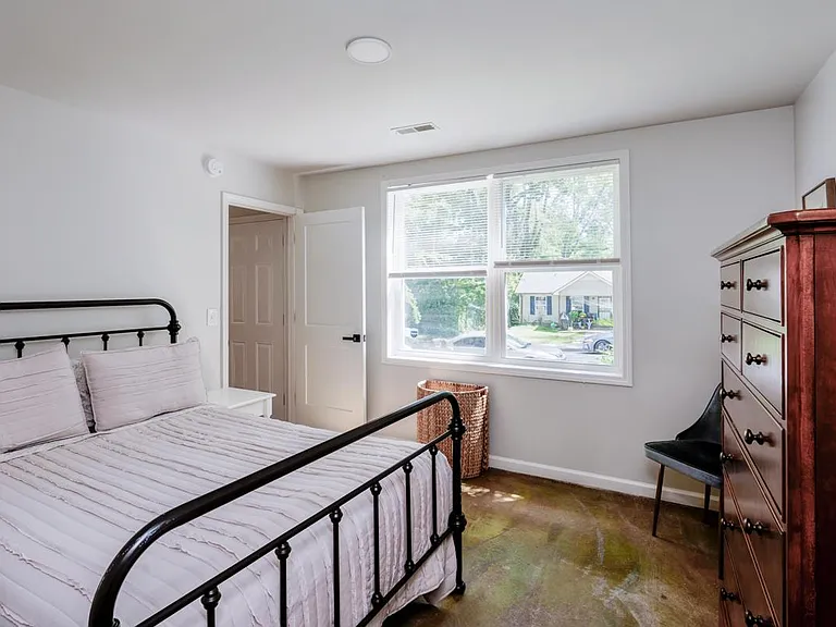 750 Alloway St #A — Photo 11