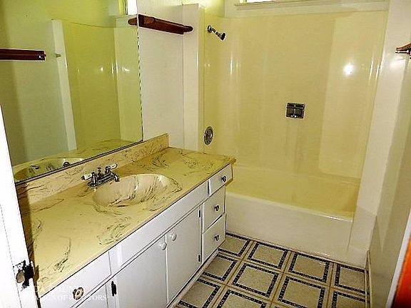 5th image of 13492 Torrey Pines Dr