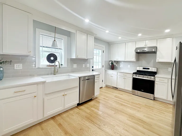 28 Arnold St #1 — Photo 7