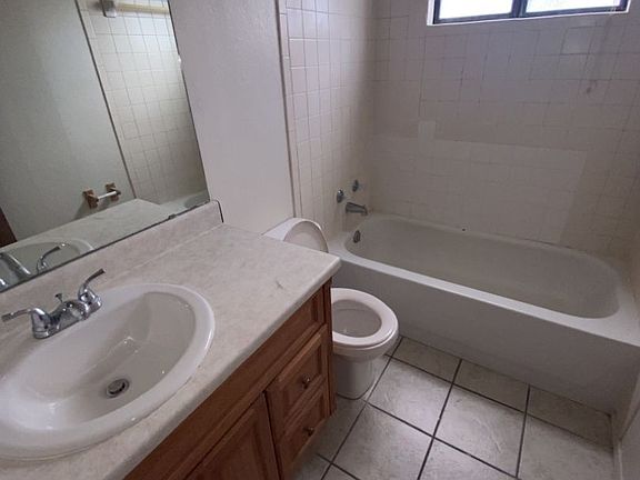 5th image of 1331 Fox Hollow St