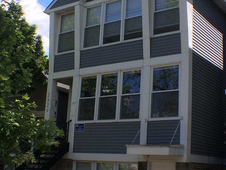 BEAUTIFUL 3 UNIT BUILDING