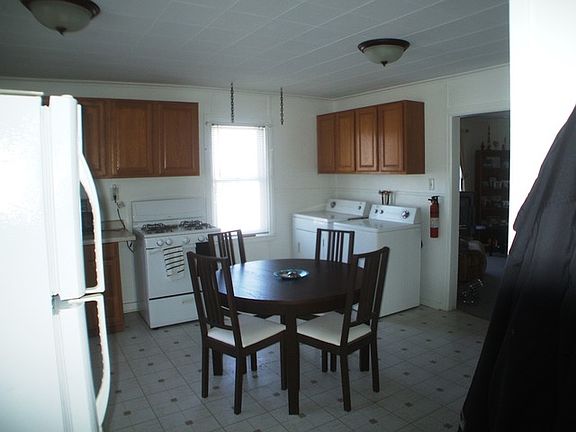 2nd image of 109 Lakeview Ave