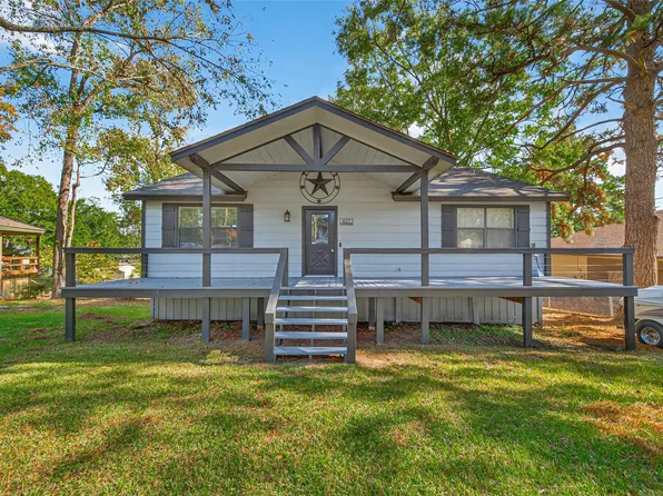617 Gov Wood Dr, Pointblank, TX 77364