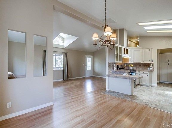 5th image of 2003 Bayview Heights Dr