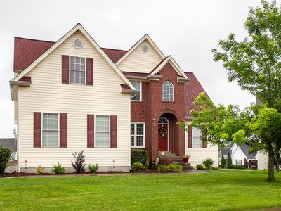 703 Falcon Ridge Ln, La Grange, KY, 40031