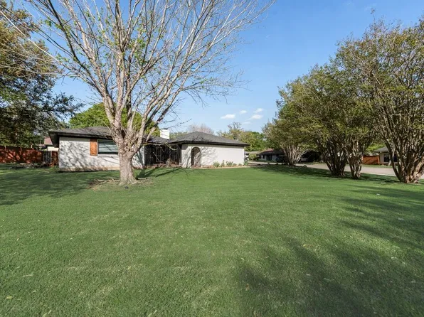 905 S Colonial Dr, Cleburne, TX 76033