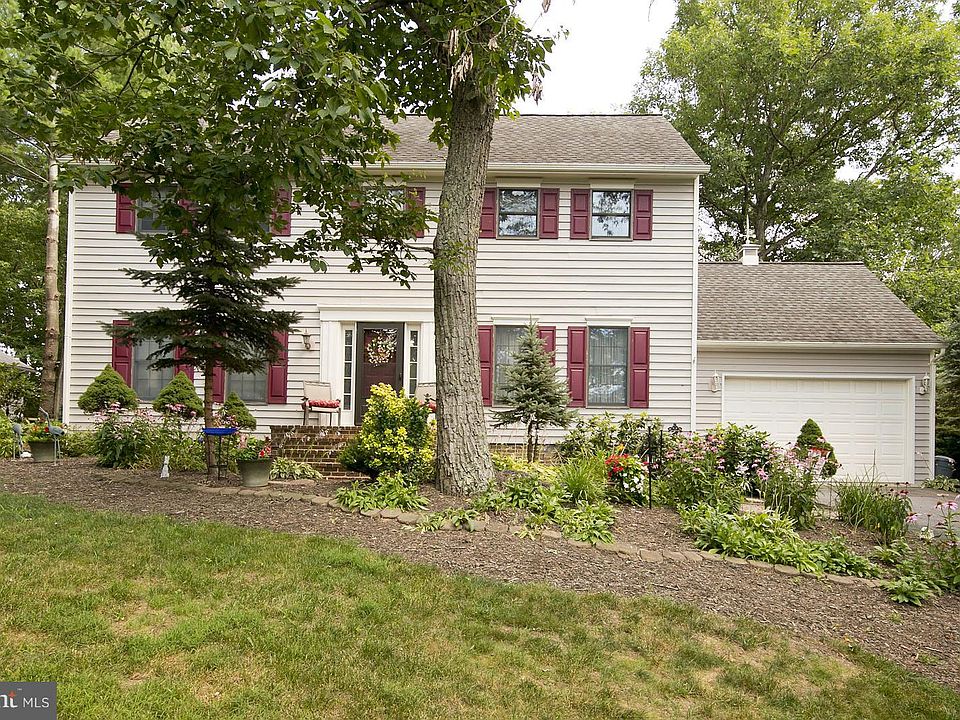 1st image of 226 Fairway Cir