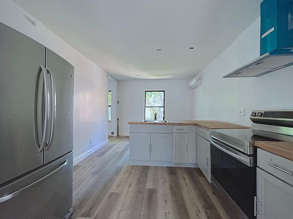 Spacious New Kitchen