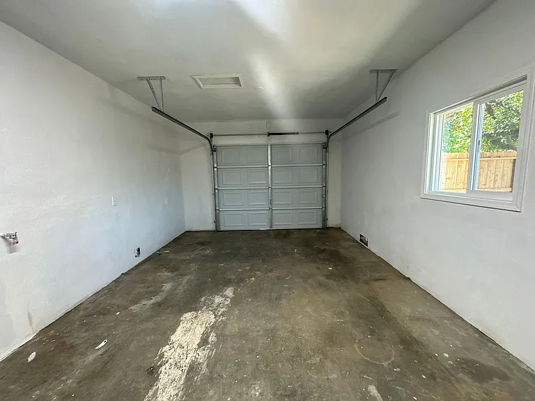 1404 Grape Ave — Photo 16