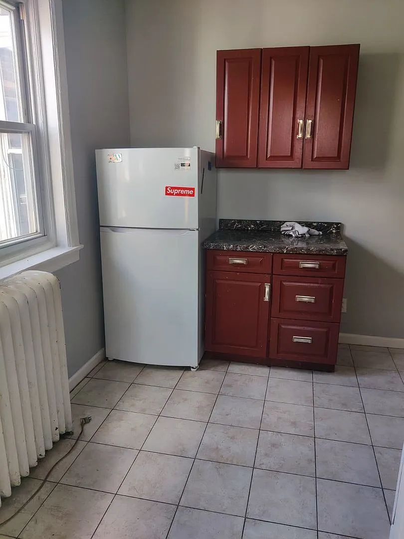 403 E Rockland St, — Photo 2