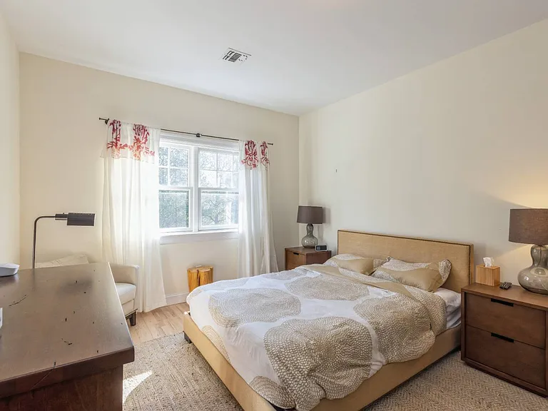 127 Mill Creek Close — Photo 15
