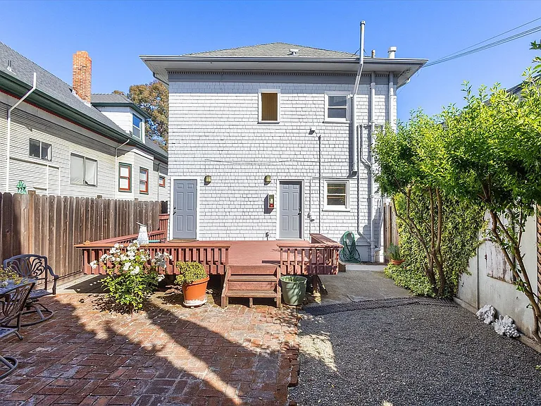 1087 Park Ave — Photo 25