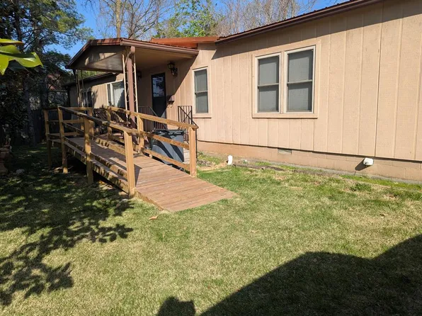 620 S Poplar St, Monterey, TN 38574