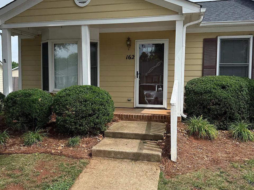814 Guilford College Rd #162