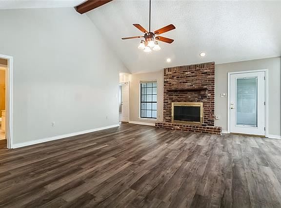 3rd image of 109 Sandalwood Ct
