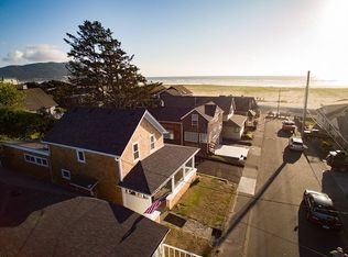 121 8th Ave, Seaside, OR 97138