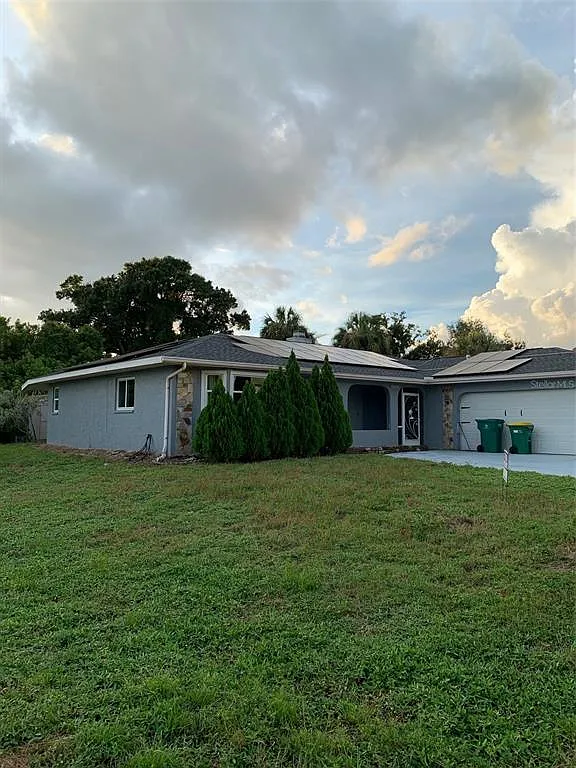 3 bed, 2.0 bath, 1792 sqft, $2,100 — Photo 2