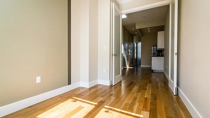 Rented by Nooklyn NYC LLC | media 43