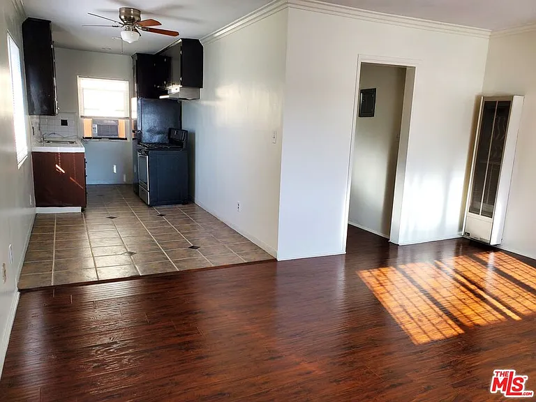 1059 S Norton Ave #10 — Photo 6