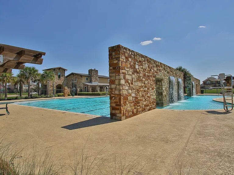 16007 David Hill Ln — Photo 32